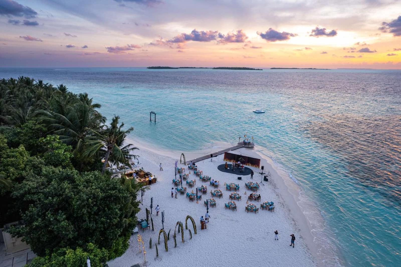 Hotel Ayada Maldives Vaadhoo  Esterno foto